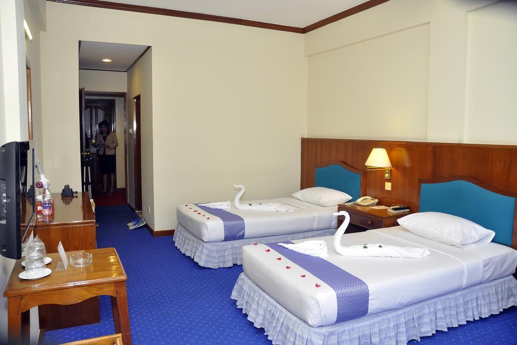 Panorama Hotel Yangon Exterior photo